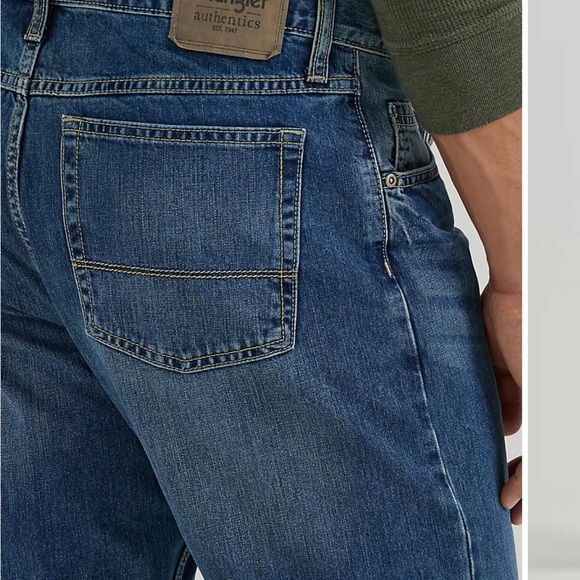 Wrangler Authentics Relaxed Fit Boot Cut Jeans 34/32 Medium Indigo - Picture 3 of 14